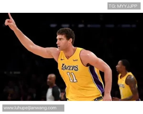 布鲁克洛佩斯：从篮球新星到NBA顶级中锋的蜕变之路